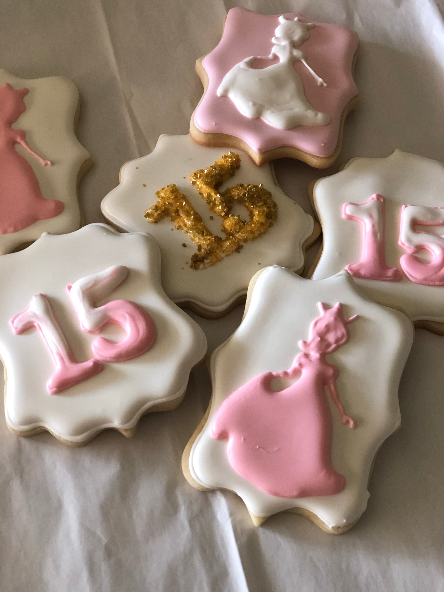 Quinceañera Cookies 1 dozen