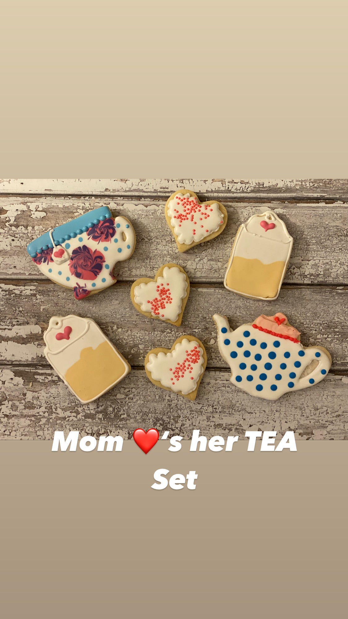 Mama ❤️’s her TEA set