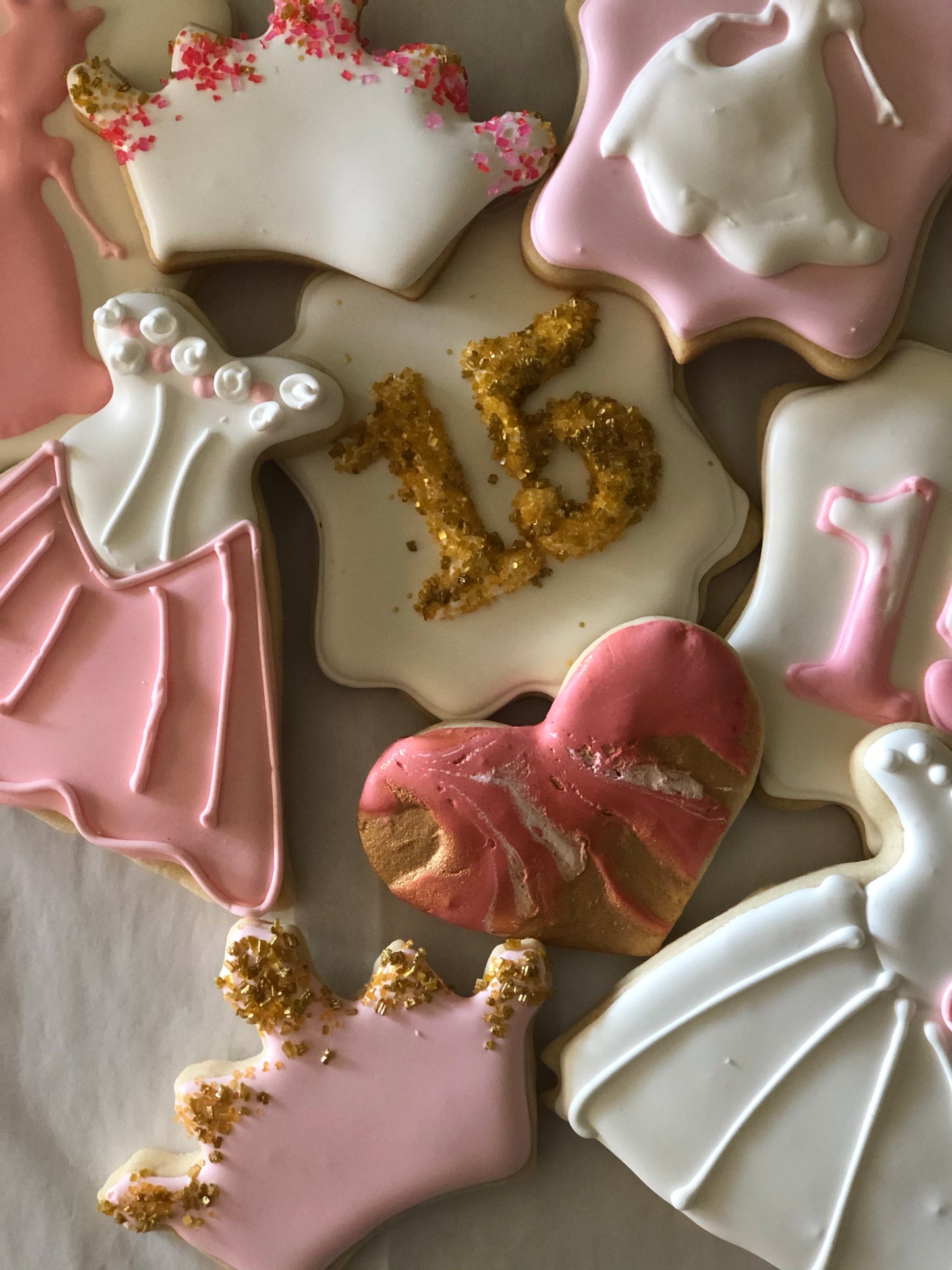 Quinceañera Cookies 1 dozen